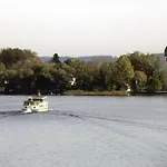 לינה וארוחת בוקר Lindenhof 3*