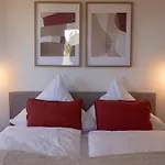 Lindenhof Bed & Breakfast 3*